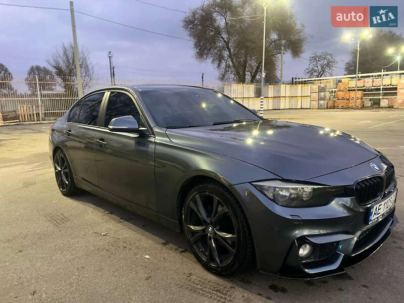 Седан BMW 3 Series 2013 в Дніпрі