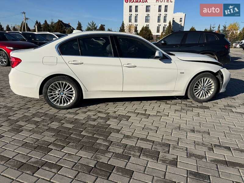 Седан BMW 3 Series 2016 в Львове