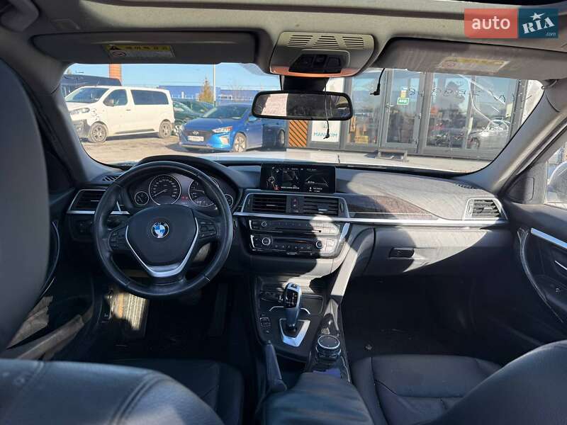 Седан BMW 3 Series 2016 в Львове