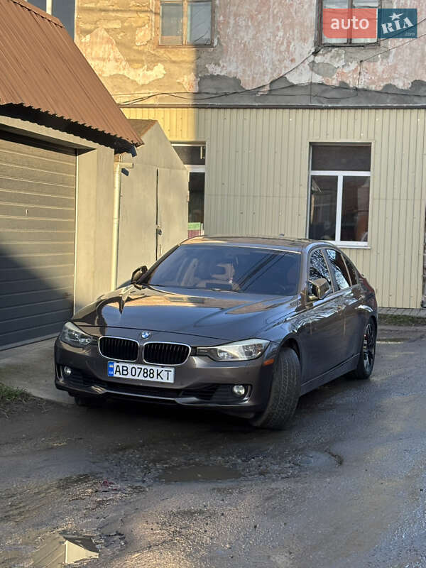 Седан BMW 3 Series 2013 в Баре