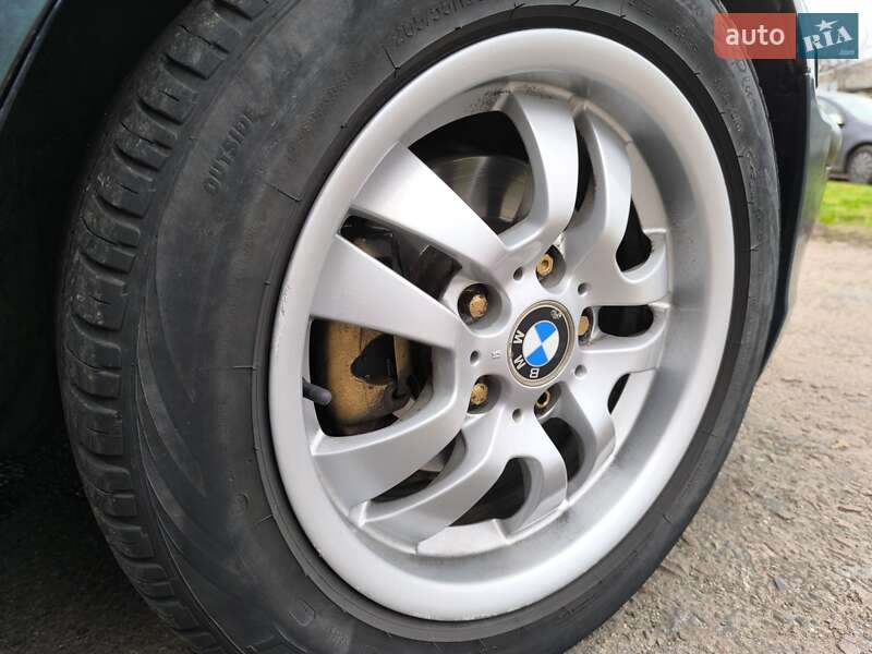 Седан BMW 3 Series 1999 в Киеве