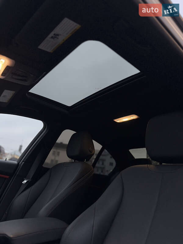 Седан BMW 3 Series 2018 в Коломые