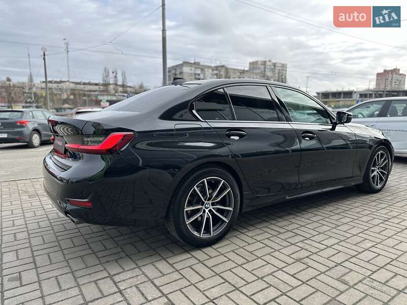 Седан BMW 3 Series 2022 в Киеве