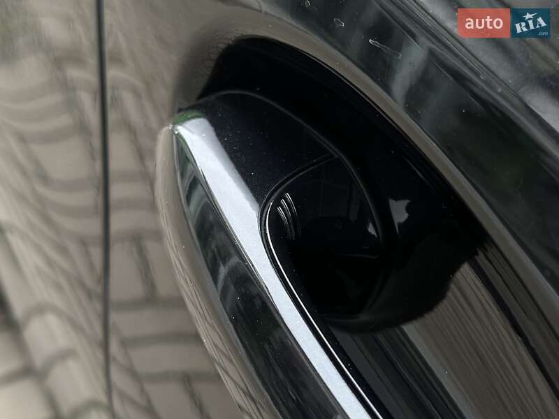 Седан BMW 3 Series 2022 в Киеве