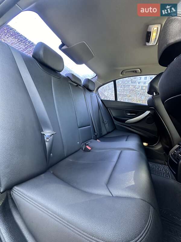 Седан BMW 3 Series 2015 в Сумах