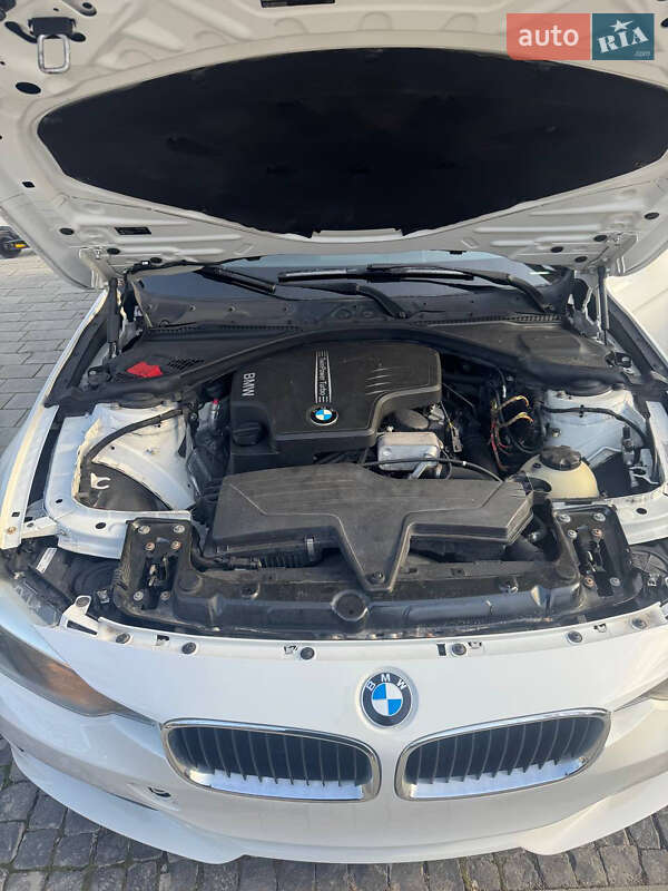 Седан BMW 3 Series 2014 в Львове