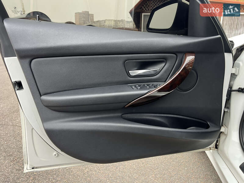 Седан BMW 3 Series 2013 в Одессе