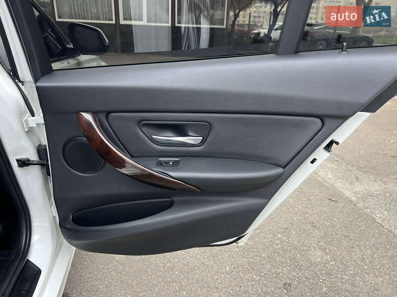 Седан BMW 3 Series 2013 в Одессе