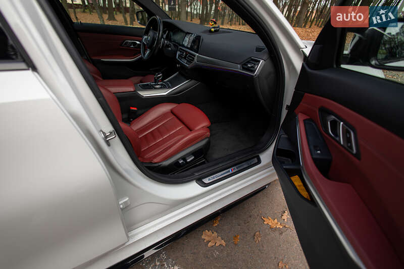 Седан BMW 3 Series 2022 в Львове