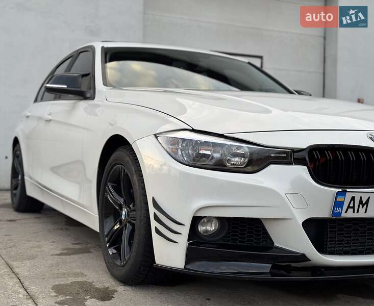 Седан BMW 3 Series 2012 в Сарнах