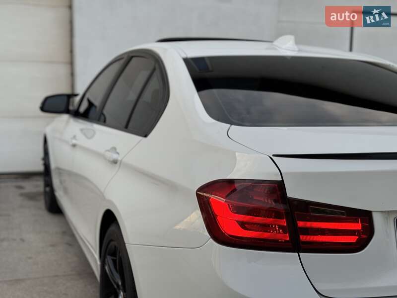 Седан BMW 3 Series 2012 в Сарнах