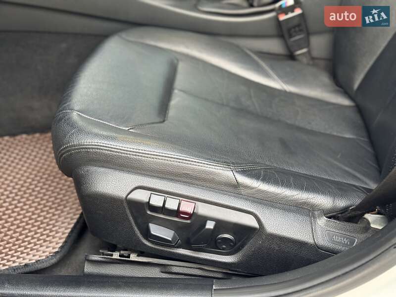 Седан BMW 3 Series 2012 в Сарнах