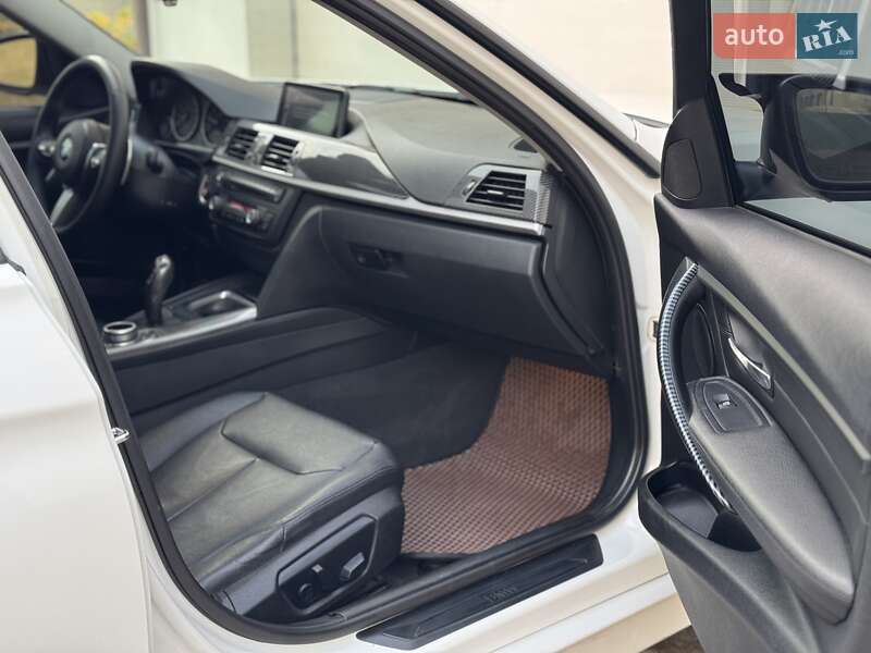Седан BMW 3 Series 2012 в Сарнах