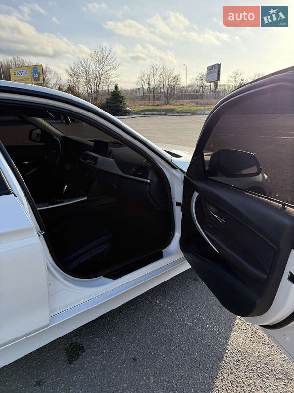 Седан BMW 3 Series 2014 в Полтаве