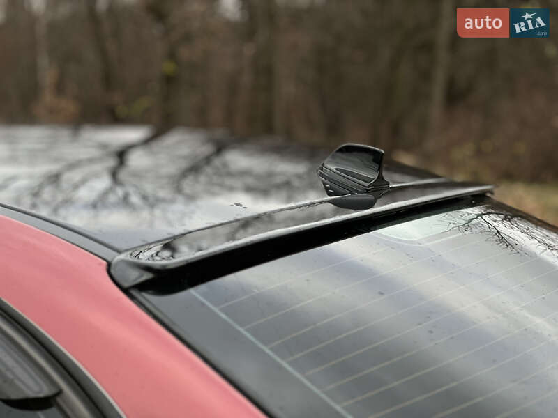 Седан BMW 3 Series 2004 в Сторожинце