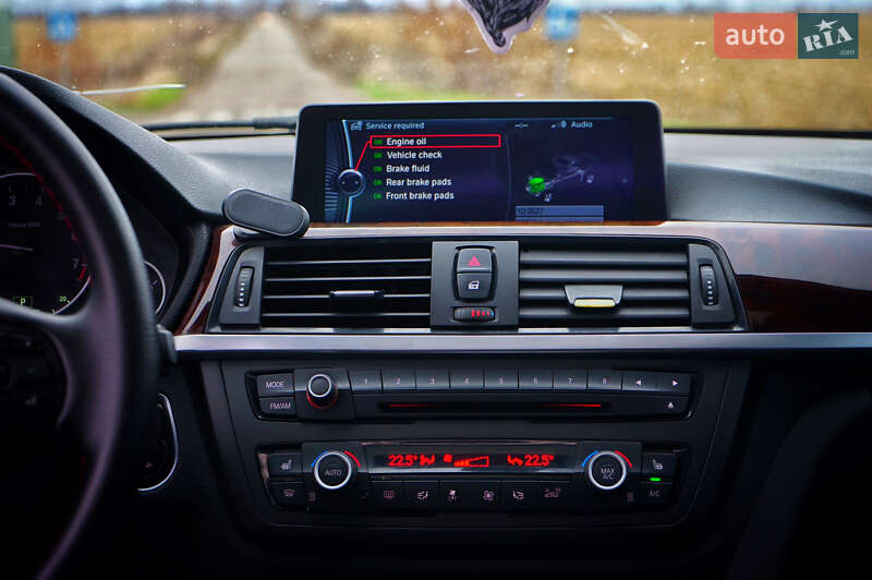 Седан BMW 3 Series 2013 в Черкасах