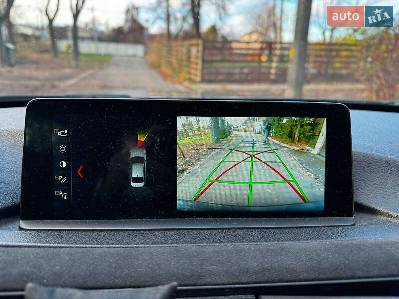 Седан BMW 3 Series 2016 в Киеве