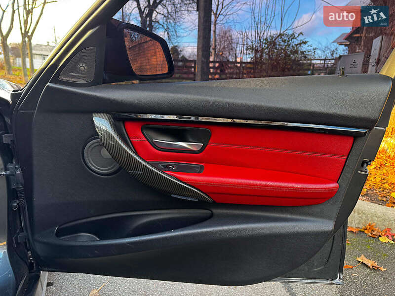 Седан BMW 3 Series 2016 в Киеве