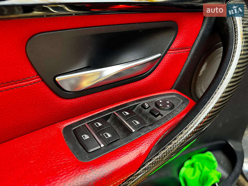 Седан BMW 3 Series 2016 в Киеве