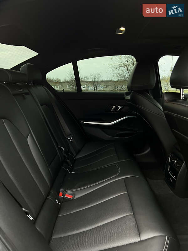 Седан BMW 3 Series 2023 в Запорожье