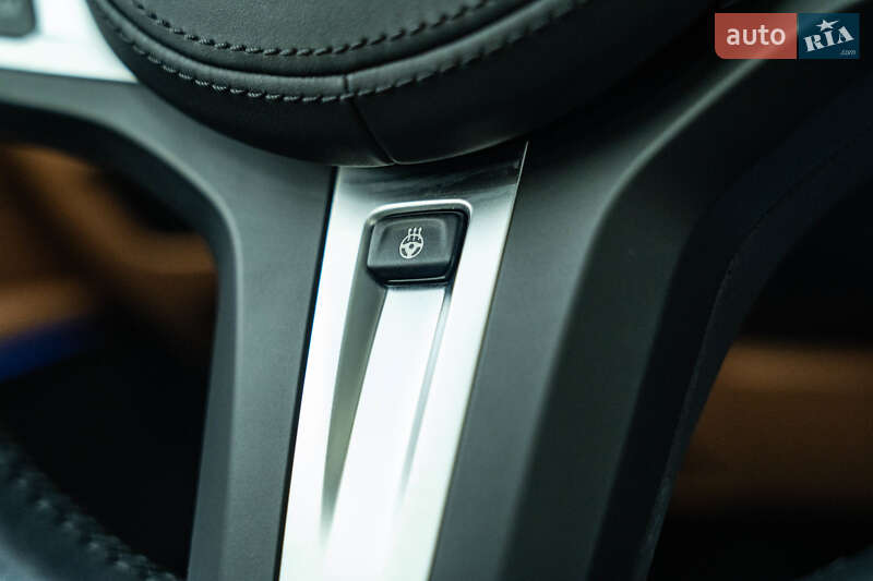 Седан BMW 3 Series 2019 в Черновцах