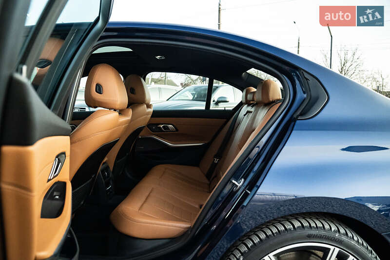 Седан BMW 3 Series 2019 в Черновцах