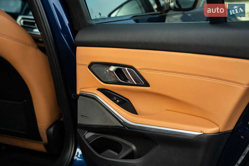 Седан BMW 3 Series 2019 в Черновцах