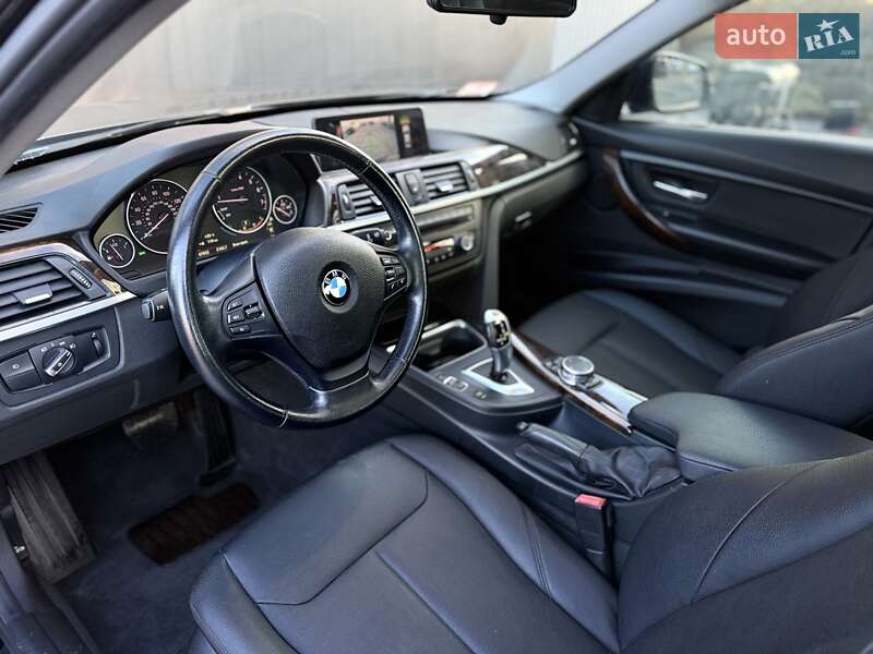 Седан BMW 3 Series 2015 в Львове