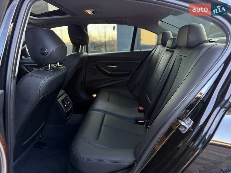 Седан BMW 3 Series 2015 в Львове