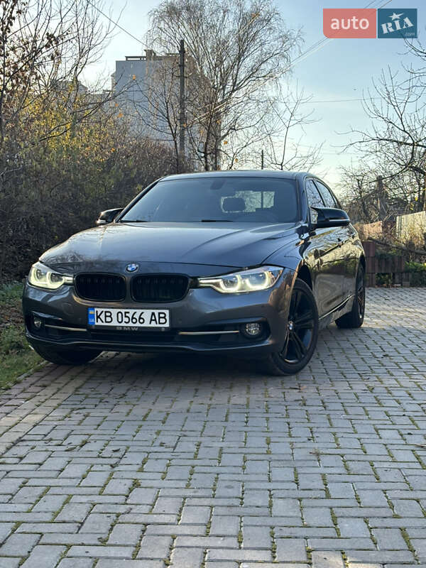 Седан BMW 3 Series 2017 в Виннице