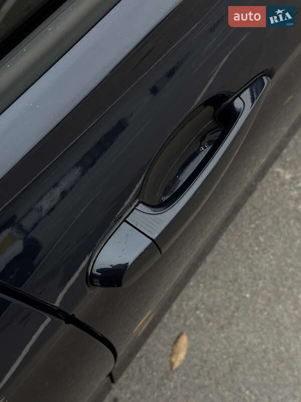 Седан BMW 3 Series 2016 в Киеве