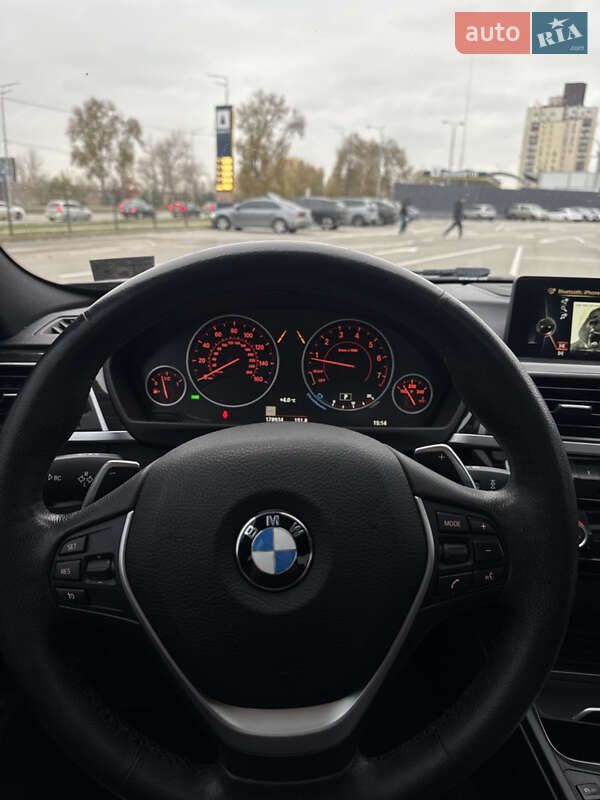 Седан BMW 3 Series 2016 в Киеве