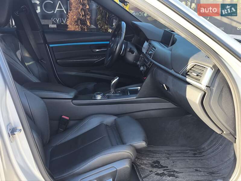 Седан BMW 3 Series 2015 в Киеве