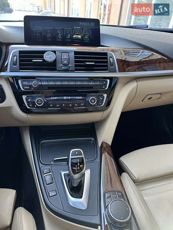 Седан BMW 3 Series 2017 в Киеве