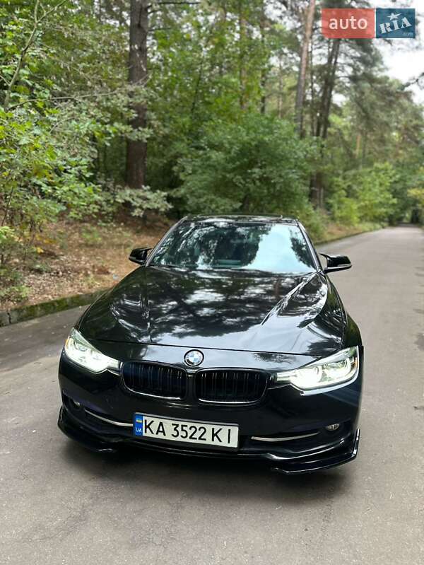 Седан BMW 3 Series 2016 в Львові