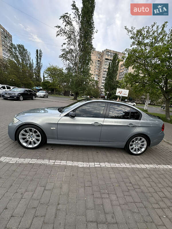 Седан BMW 3 Series 2005 в Одессе