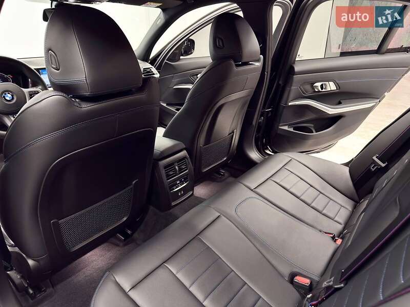 Седан BMW 3 Series 2022 в Киеве