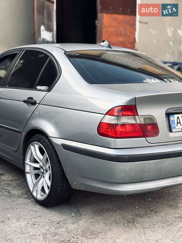 Седан BMW 3 Series 2004 в Харькове