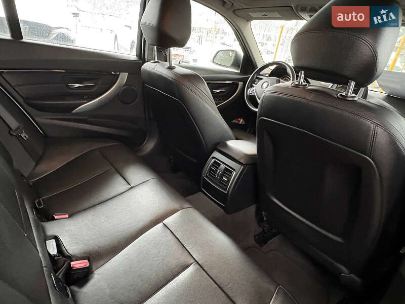 Седан BMW 3 Series 2016 в Львове фото 15 Седан BMW 3 Series 2016 в Львове
