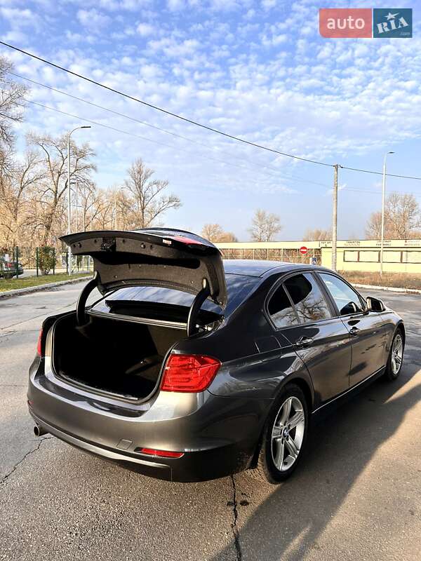 Седан BMW 3 Series 2015 в Кременчуге фото 10 Седан BMW 3 Series 2015 в Кременчуге