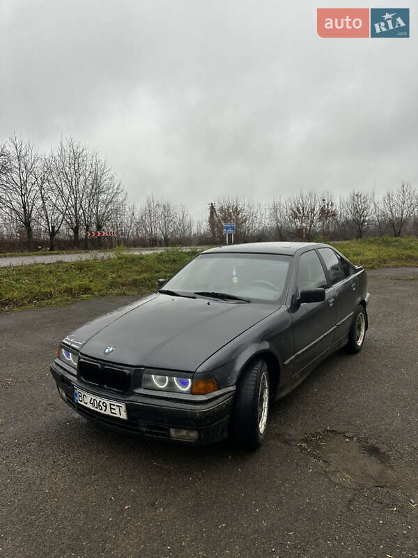 Седан BMW 3 Series 1992 в Вашковцах