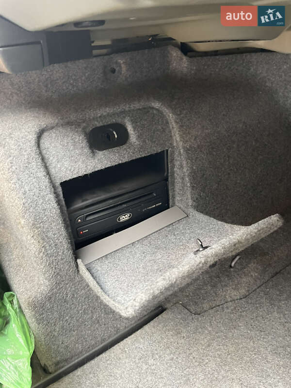 Седан BMW 3 Series 2004 в Львове