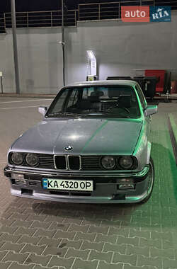 Седан BMW 3 Series 1987 в Киеве