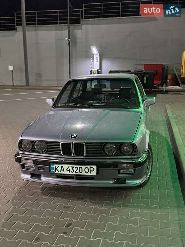 Седан BMW 3 Series 1987 в Киеве