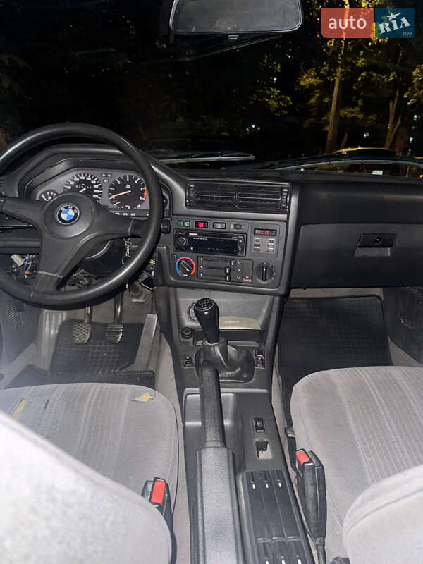Седан BMW 3 Series 1987 в Киеве