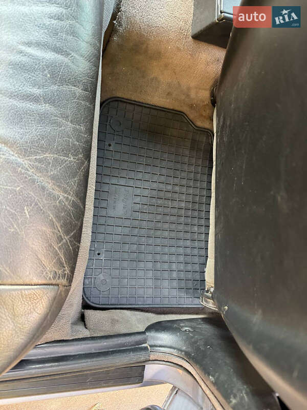 Седан BMW 3 Series 1987 в Киеве