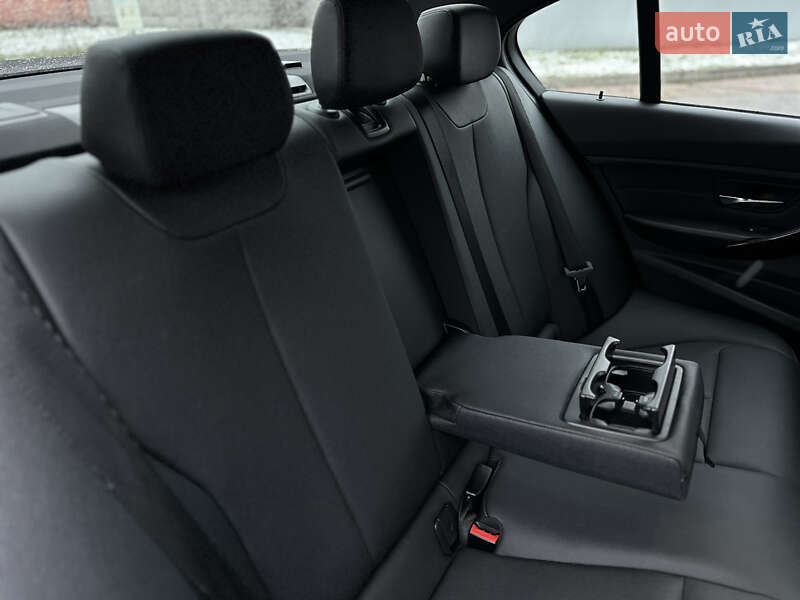 Седан BMW 3 Series 2015 в Луцьку