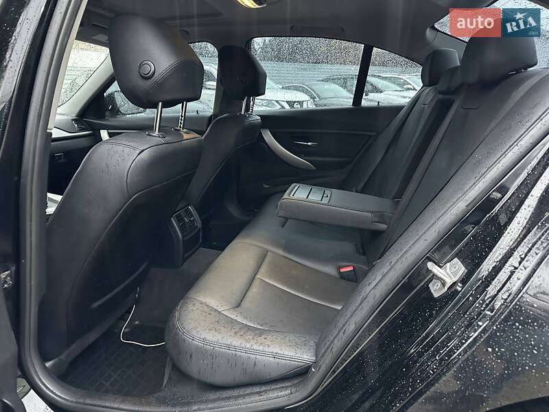 Седан BMW 3 Series 2016 в Киеве