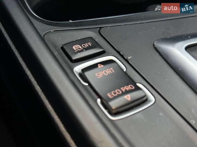 Седан BMW 3 Series 2016 в Киеве