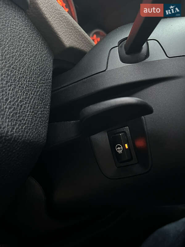 Седан BMW 3 Series 2012 в Киеве